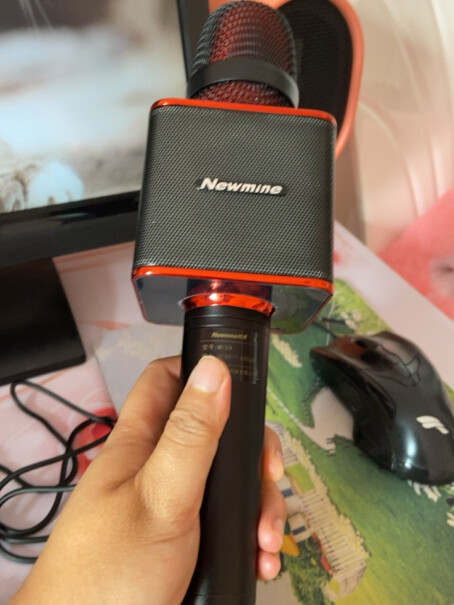 纽曼 MC10 无线麦克风套装这个录音线接头不可以插华为手机，为啥不配备多个接头呢？