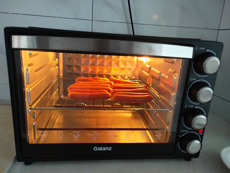 格兰仕电烤箱家用40L大容量三层烤位带防爆炉灯上下独立控温有发酵功能吗？