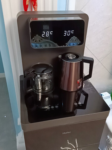 海尔YR1956-CB家用茶吧机温热型智能LED屏显多功能是双温度显示吗？