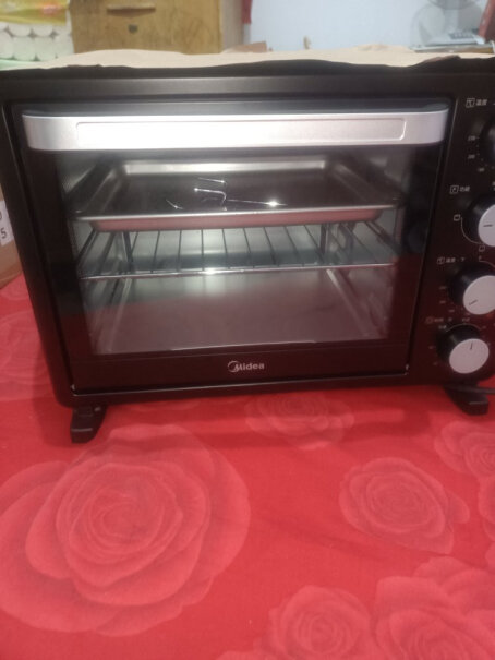 美的烤箱家用烘焙迷你小型电烤箱多功能台式蛋糕烤箱25L刚开始用，除了机械声，还会有咯噔咯噔响声是正常吗？