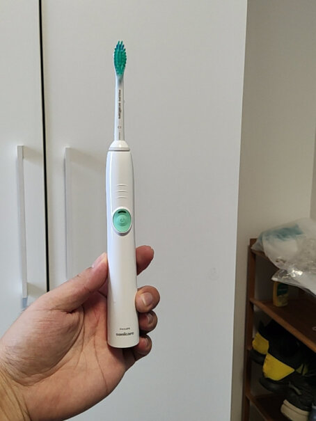 飞利浦PHILIPS电动牙刷这款牙刷头是不是比较大啊？