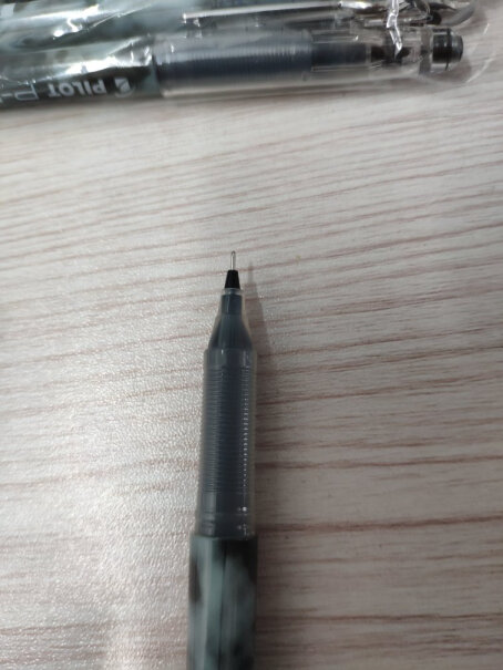 日本百乐BL-P50是直液式笔吗？