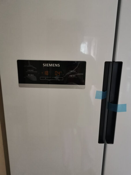 西门子SIEMENS610升您好。我厨房门的尺寸是690mm,请问这款冰箱可以进去不？