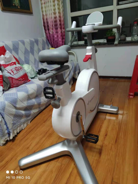 麦瑞克智能动感单车家用磁控运动健身器材我看有评价说噪音很大，真的吗？
