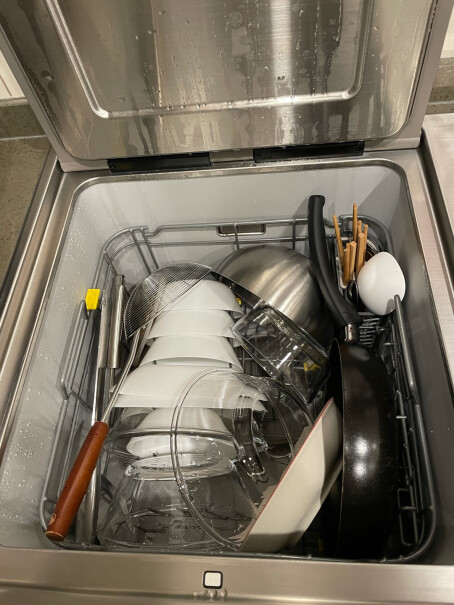 方太洗碗机水槽式家用水槽洗碗机三合一全自动这个洗完能烘干嘛？？？会不会带有水啊？