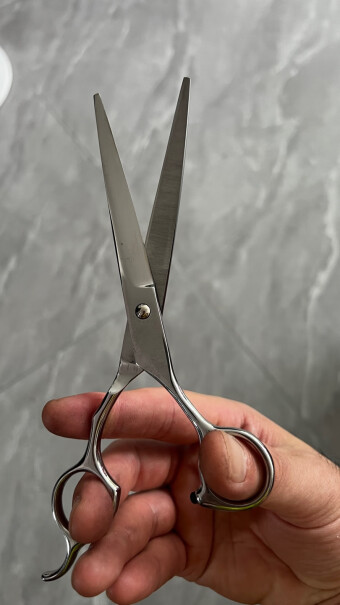 来旺兄弟猫咪指甲剪你好想问一下，这个剪刀好用吗？