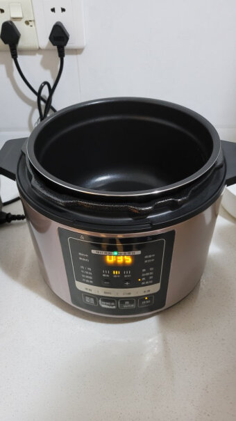 美的电压力锅家用智能5L电高压锅这个锅质量好吗，容易操做吗？
