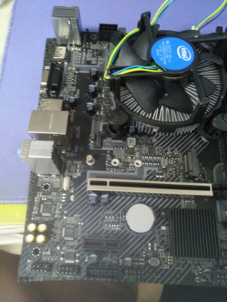 Intel G6405 CPU处理器吃鸡行吗？