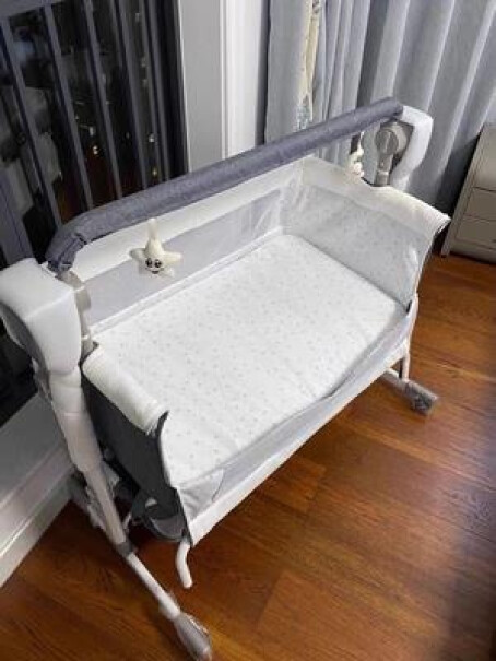 婴儿床小有童婴儿床拼接可移动多功能便携式折叠应该注意哪些方面细节！一定要了解的评测情况？