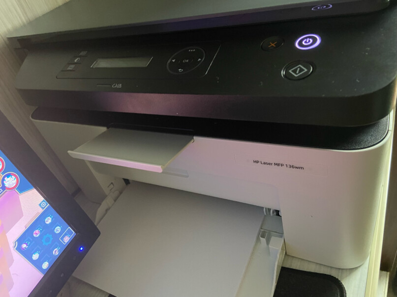 惠普（HP） 136wm这款打印机加油墨还是加碳粉的。？