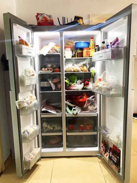 西门子SIEMENS610升请问，西门子冰箱对开门610升的，厨房门65公分宽能抬进去吗？