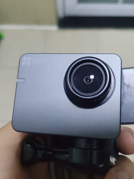 萤石 S3运动相机包装里有个边框，干嘛用的？