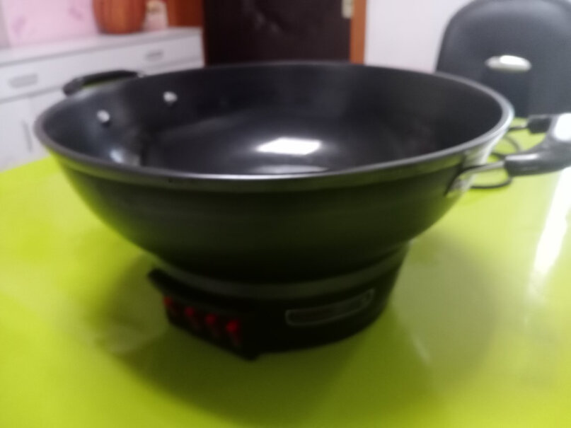 惠当家HuiDang这锅是多少W的，糊锅吗？