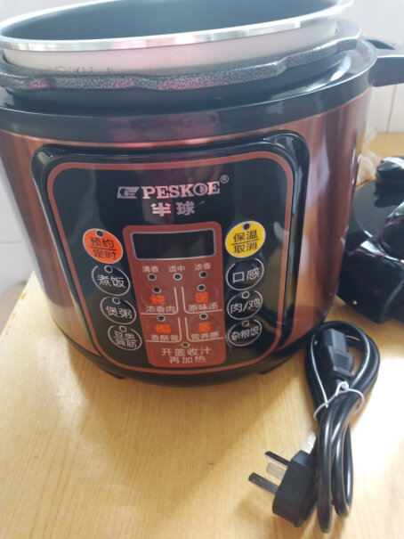 电压力锅半球电压力锅家用电高压锅应该注意哪些方面细节！只选对的不选贵的？