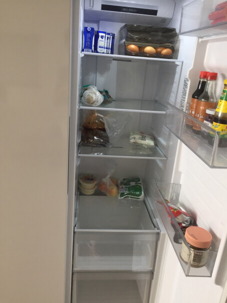 海尔Haier请问各位买家，这款冰箱是纯白色吗？为什么说是藕白色呢？