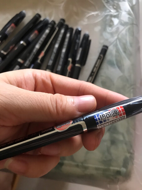 笔类晨光M&G文具0.5mm晶蓝色热可擦中性笔芯子弹头签字笔替芯真实测评质量优劣！质量不好吗？