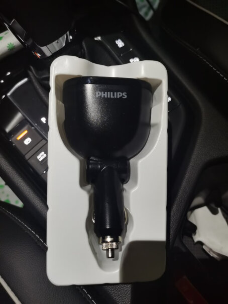 车载充电器飞利浦PHILIPS车载充电器一拖二汽车车充双USB双拓展口详细评测报告,使用良心测评分享。