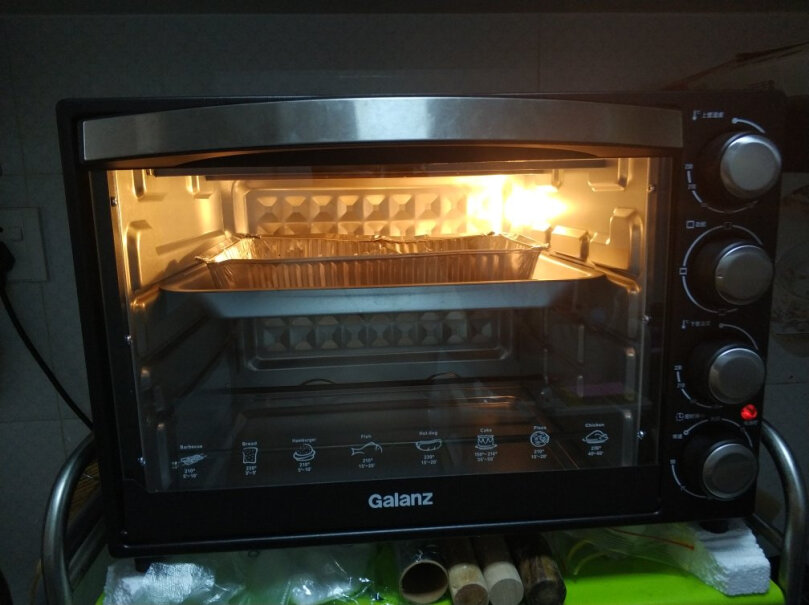 格兰仕电烤箱家用40L大容量三层烤位带防爆炉灯上下独立控温这个烤箱可以当微波炉使用吗？