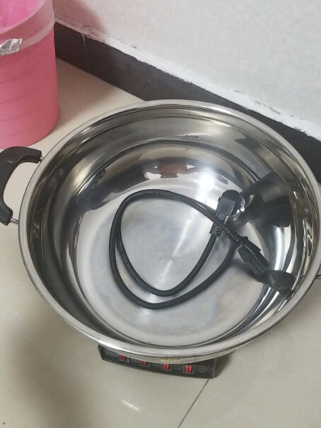 半球多功能电热锅家用多用途锅电炒锅电蒸锅电煮锅这个锅的直径是多少？保质期是多长时间？