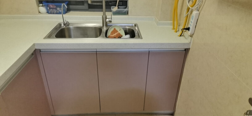 方太洗碗机水槽洗碗机一体嵌入式家用平嵌吗？与台面是平行还是凹下去的？