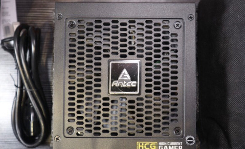 Antec SG1000W电源有几根CPU供电线啊？