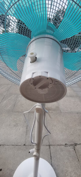长城CHANGCHENG你们买的风扇，电机那块热吗？我买的好热，我家其他电风扇电机部分都不热？