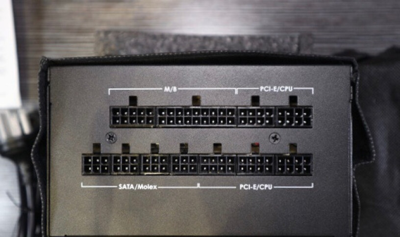 Antec SG1000W电源小白一个，6+8pin的显卡怎么接电源，好像pci-e的接口处没有6pin