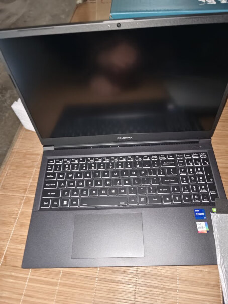 七彩虹将星X15-XS12代酷睿15.6英寸游戏笔记本电脑i7-12700H这个为什么相同配置比别的便宜那么多？