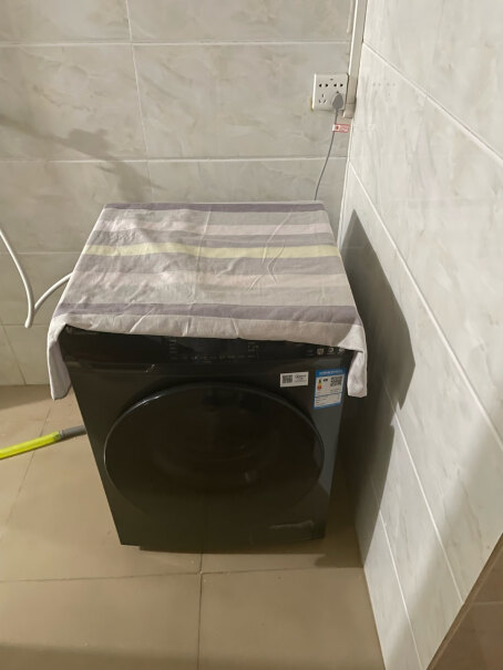 水魔方小钢炮洗烘一体安装好的洗衣机深度多少？