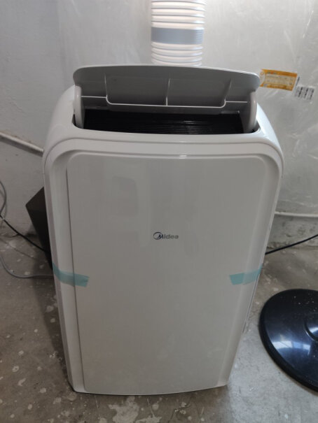 美的移动空调小1匹单冷家用厨房一体机免安装便捷立式空调你们制冷的时候有没有出现过排冷风的，温度在26度，压缩机温度没在5度以下35以上。（压缩机不工作）