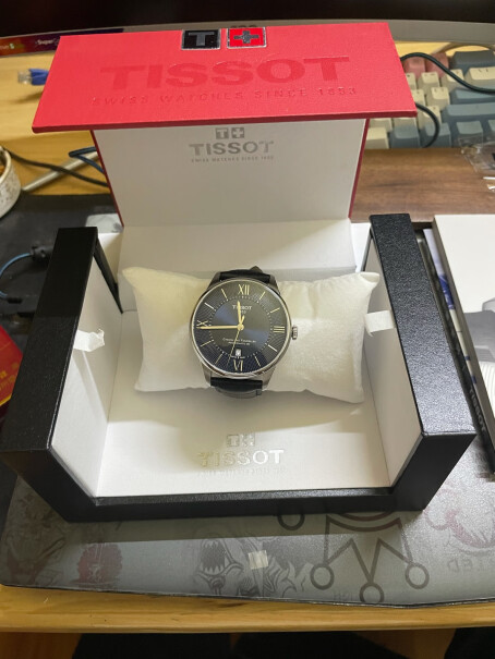 天梭TISSOT瑞士手表杜鲁尔系列皮带机械男士经典复古手表为何官网和京东相差近1000元？