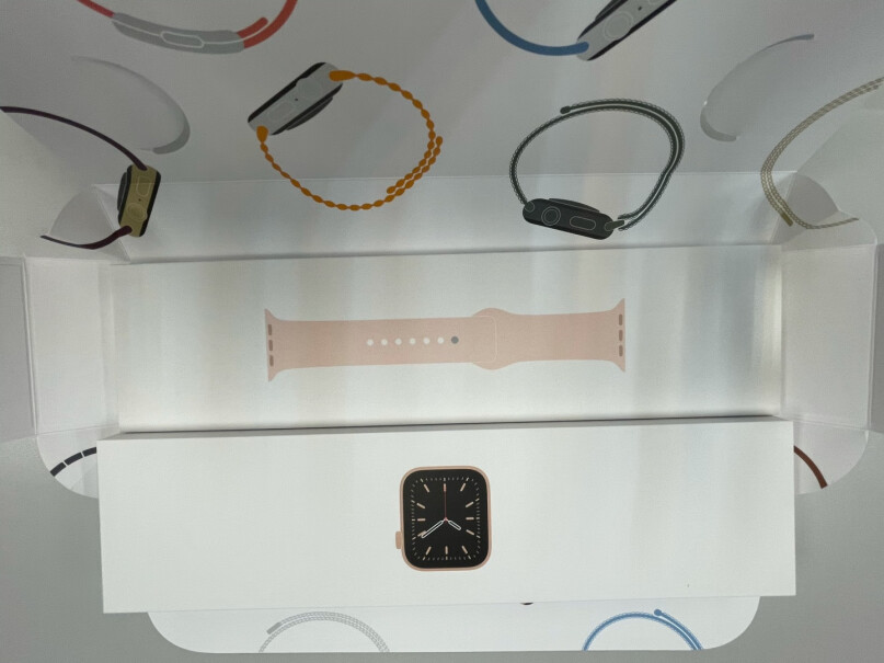 Apple Watch 6 GPS+蜂窝款 44mm深空灰色刚买来设置软件他白苹果两次什么情况？