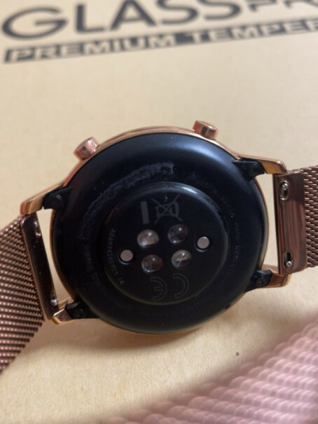 荣耀手表2 42mm 玛瑙黑可以带着洗澡吗？