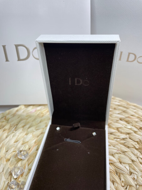 钻石耳饰IDo质量不好吗,性价比高吗？
