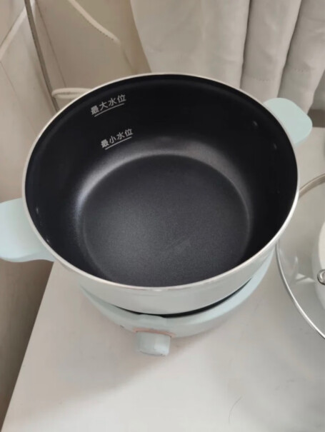 小熊电煮锅多功能锅加热底座能用其它的锅吗？如小奶锅，铁锅等？