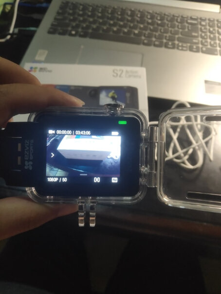 萤石 S3运动相机相机自带wifi热点吗？手机连热点后可以实时预览录像？
