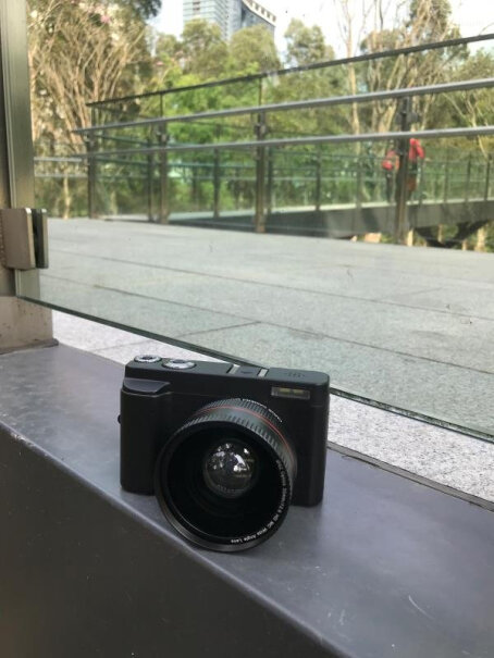 彩族DC101L 微单相机和手机相机相比怎么样？