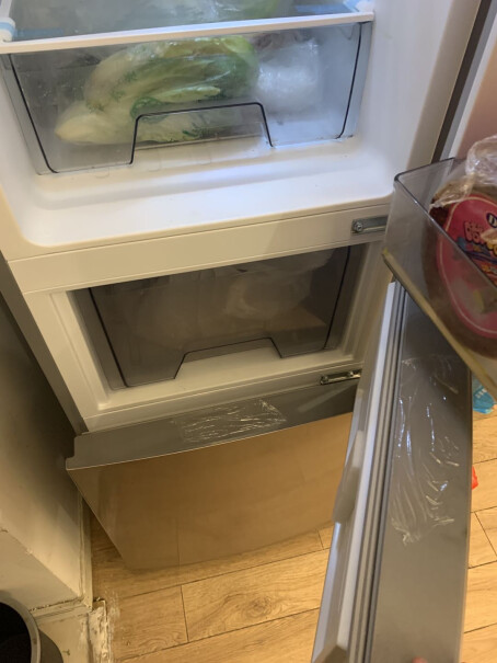 华凌冰箱215升你们保鲜膜怎么撕的干净？