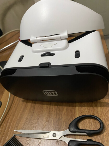 iQIYI-R3 VR眼镜遥控器有重影，怎么调节也消除不了？