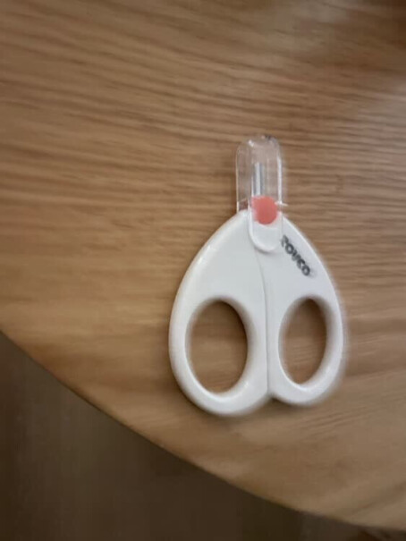 日康婴儿吸鼻器洗鼻器请问买过用过的亲们，这个剪刀是锋利的还是钝的？