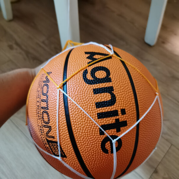 得力deli比赛训练篮球7号标准成人比赛可用篮球请问这个店铺爆款是几号？