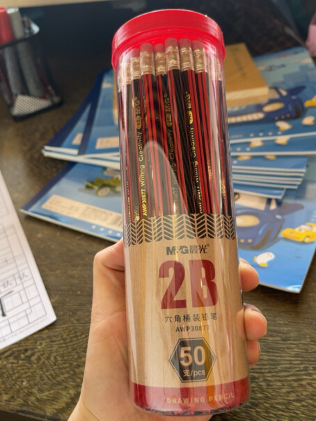 笔类晨光M&G文具2B六角木杆铅笔经典红黑抽条铅笔评测哪款质量更好,评测真的很坑吗？