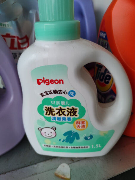贝亲Pigeon洗衣液为什么桶里原装的洗衣液很浓稠，袋子里的那么稀，像水一样？