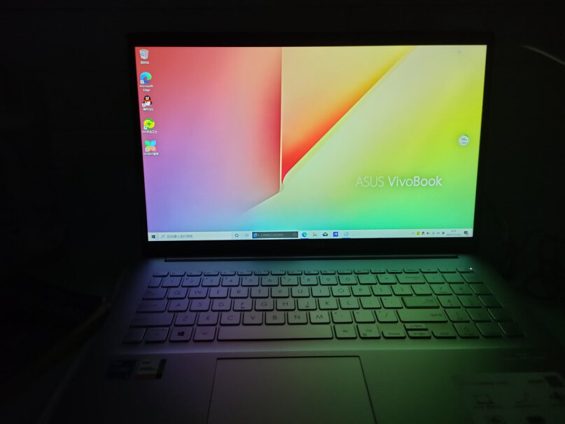 华硕ASUSVivoBook15键盘有背光吗？