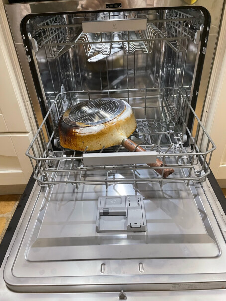 云米8套嵌入式家用洗碗机WIFI全智能除菌烘干存一体洗碗用什么清洁剂？