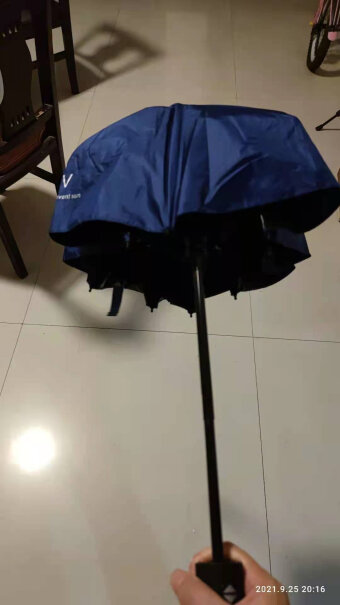 惠寻自动开收防紫外线晴雨伞看着这个布薄吗？透不透呀？