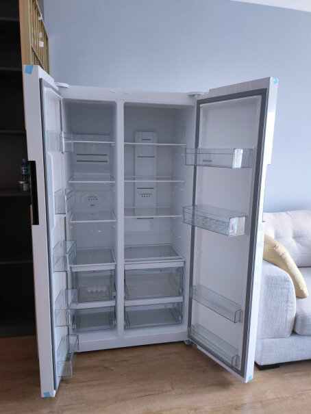 西门子SIEMENS610升冰箱两个门有色差么？