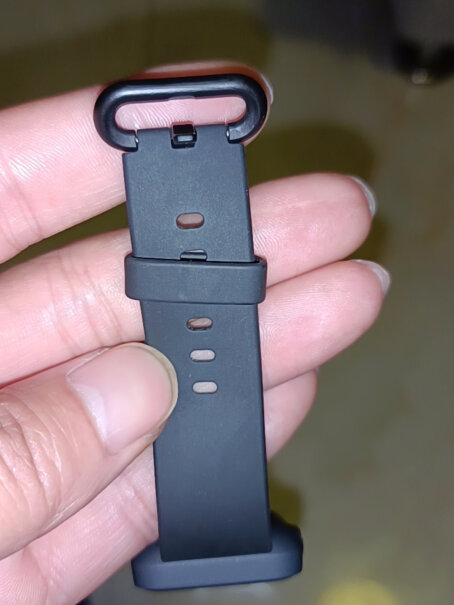 Redmi Watch 典黑智能手表看评论按键没几天就坏了？充电器十磁吸的不？