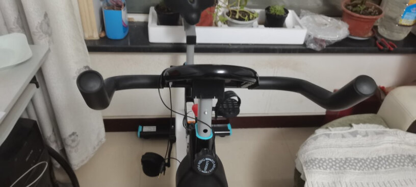 蓝堡动感单车家用健身器材室内脚踏车运动健身车D517骑起来阻力大不大？