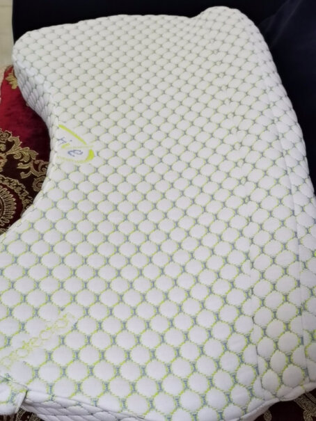 佳韵宝轻语哺乳枕喂奶枕头孕妇护腰枕头婴儿多功能授乳枕防这个喂奶，孩子会热么？